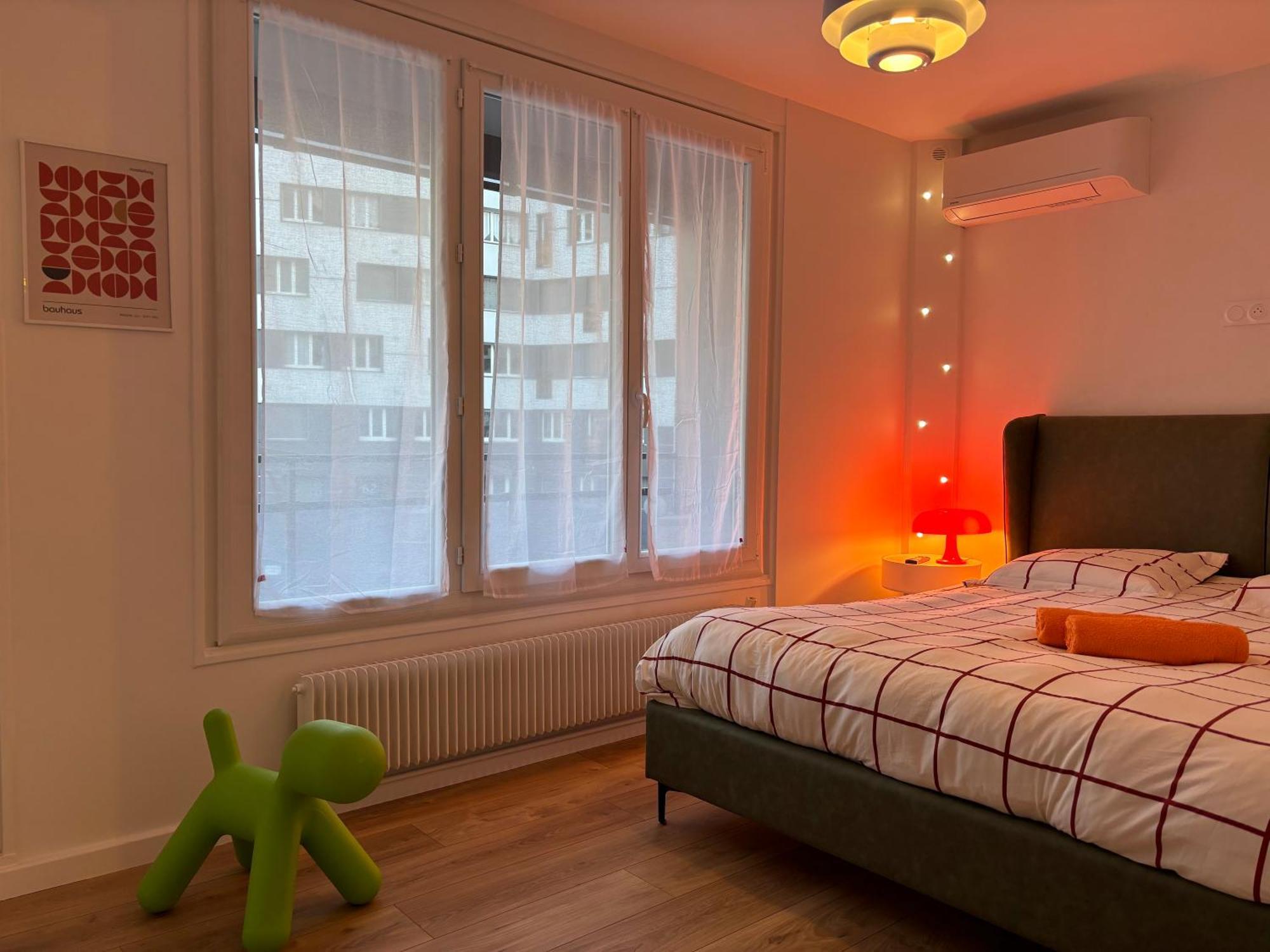 Orange & Art Apartment Clermont-Ferrand Bagian luar foto